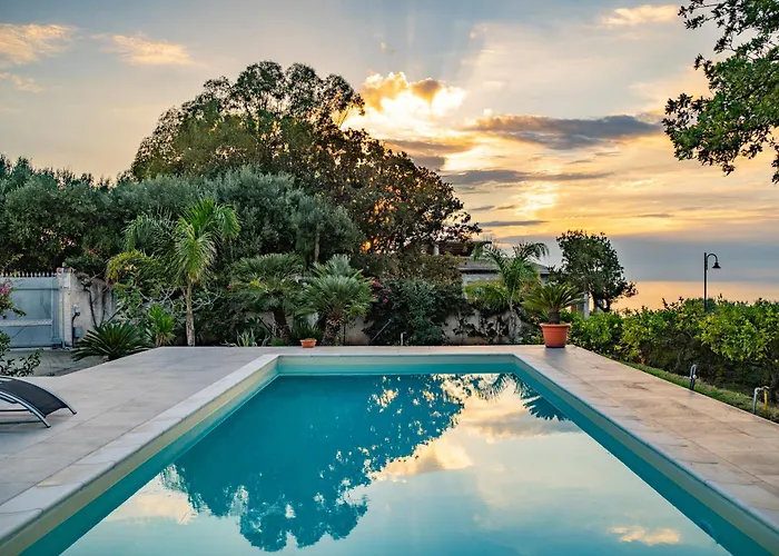 Villa Enotria - Tramonto Sullo Stromboli *